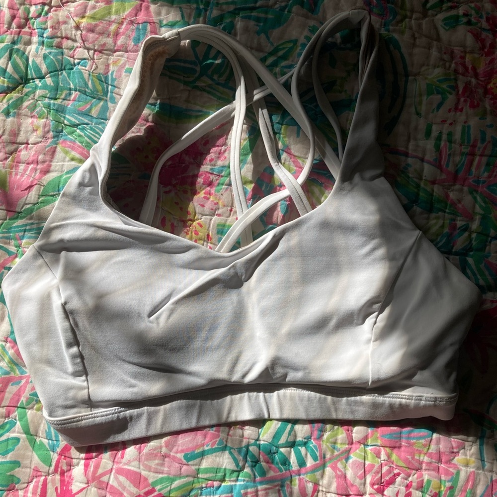 Lululemon free to be serene bra size 6. I bought this and wore once.